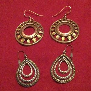 2 pair of earrings